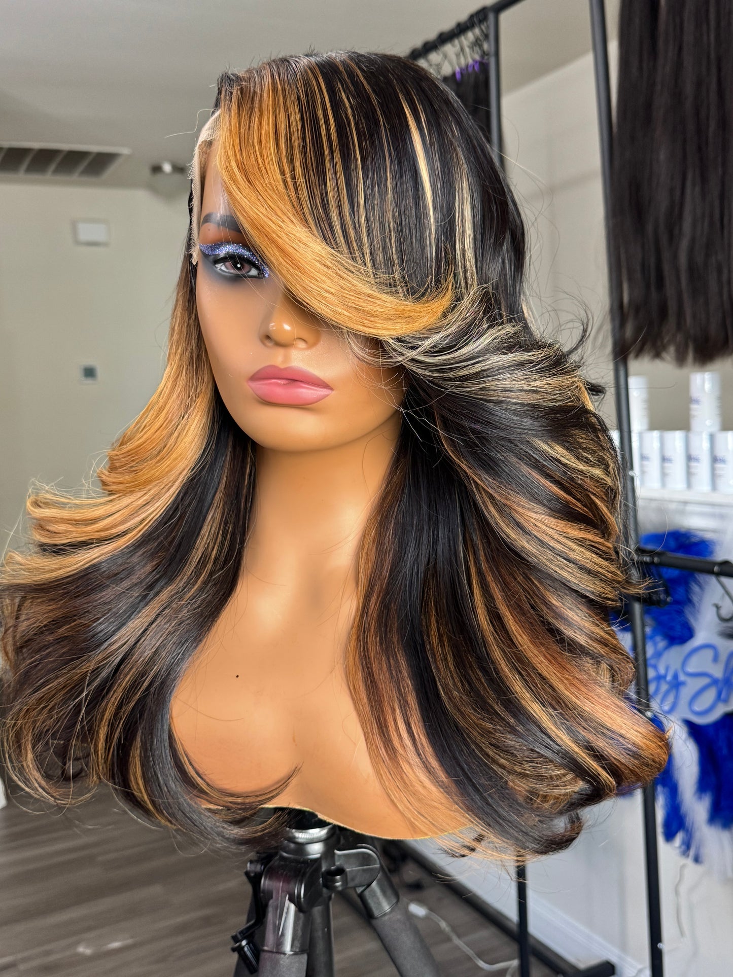 Pop of color closure unit