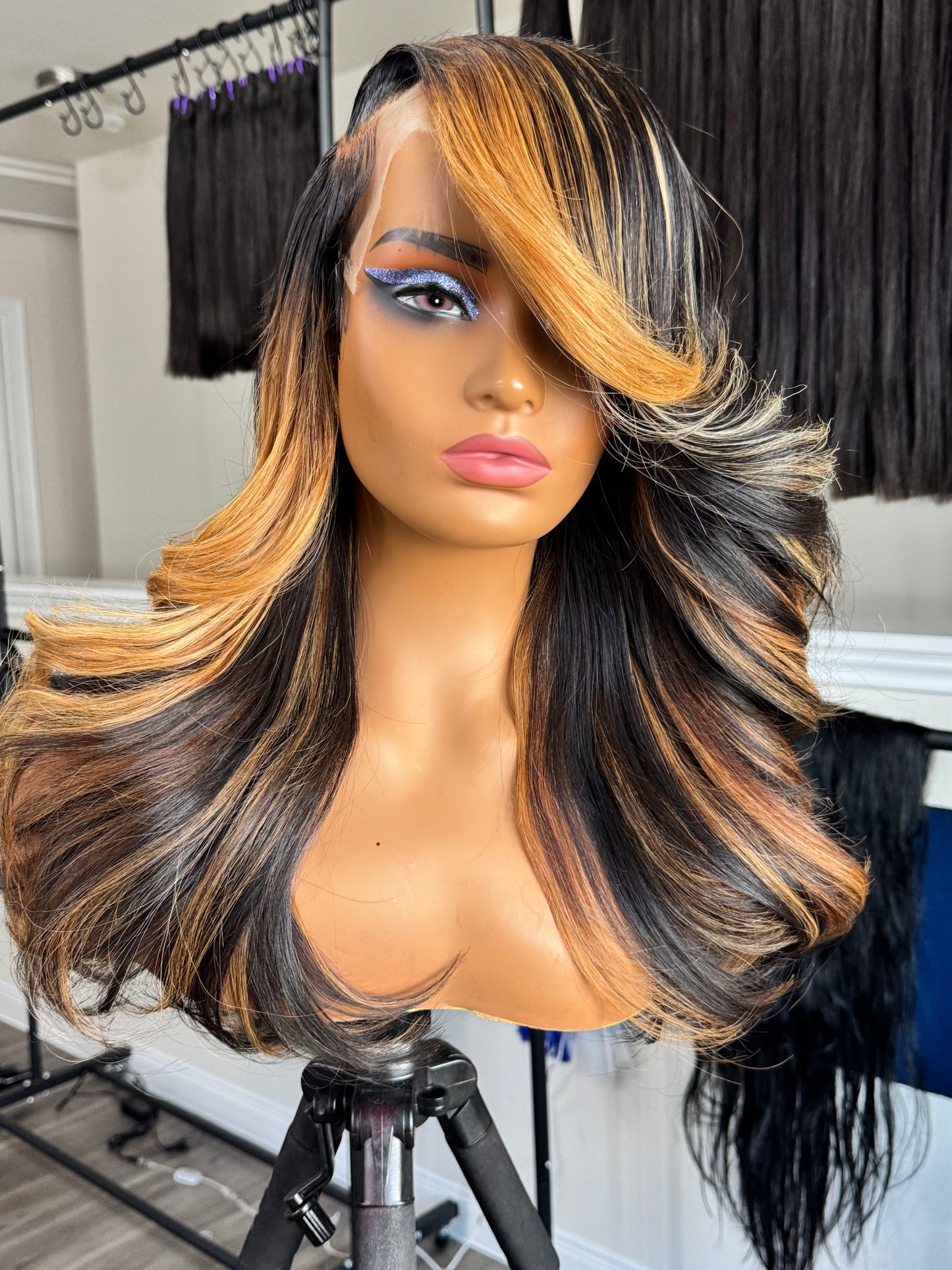 Pop of color closure unit